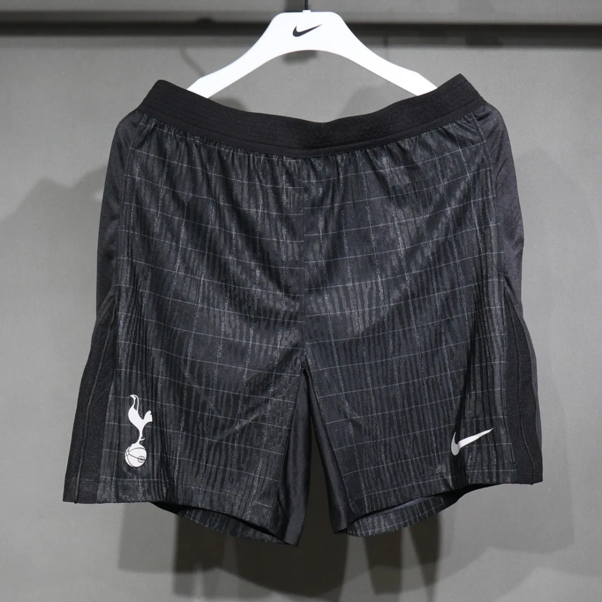 Short Tottenham 25/26 Away - Versão Jogador