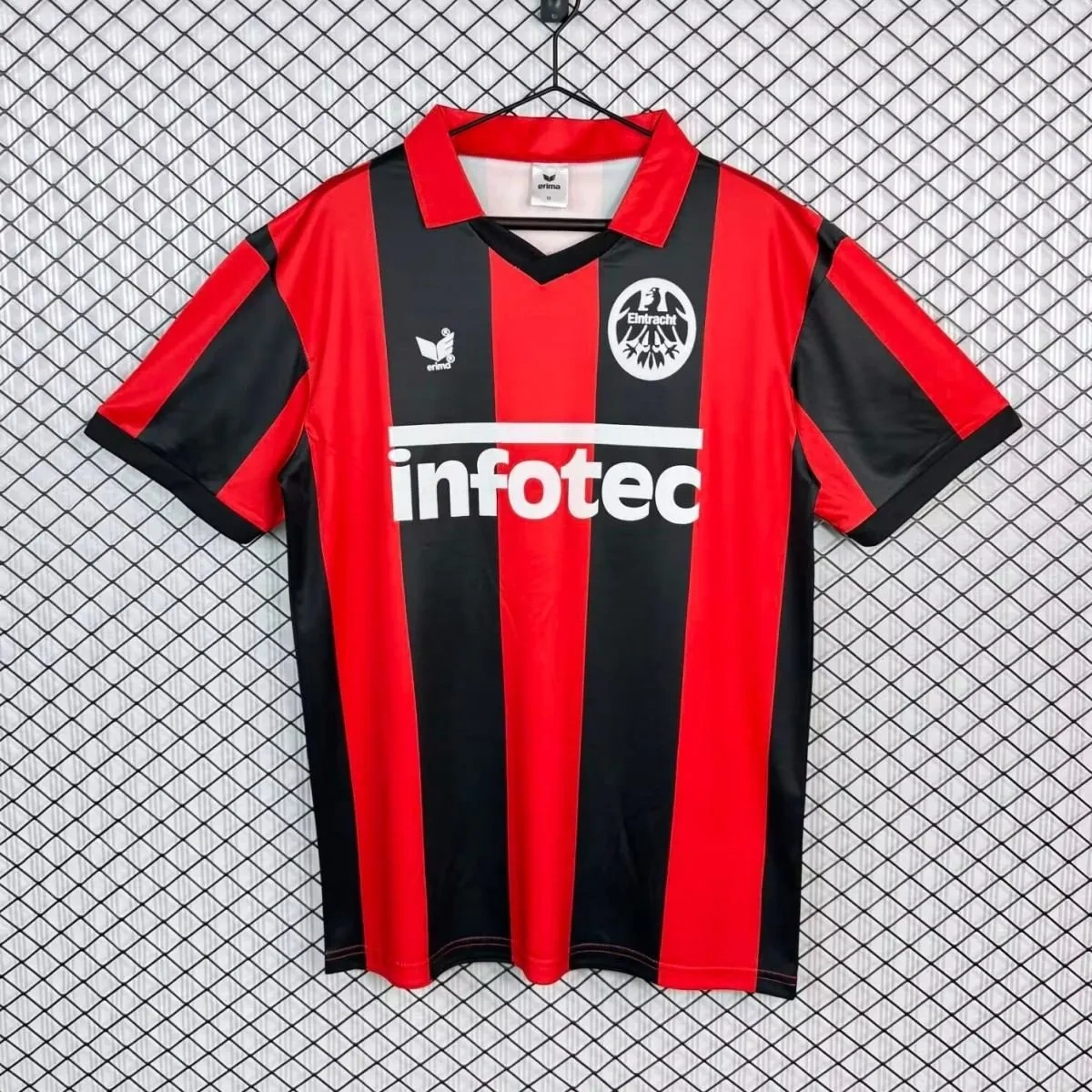 Camisa Eintracht Frankfurt 1983/84 Home - Retrô