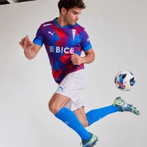 Kit Camisa + Short Universidad Católica 2025 Third