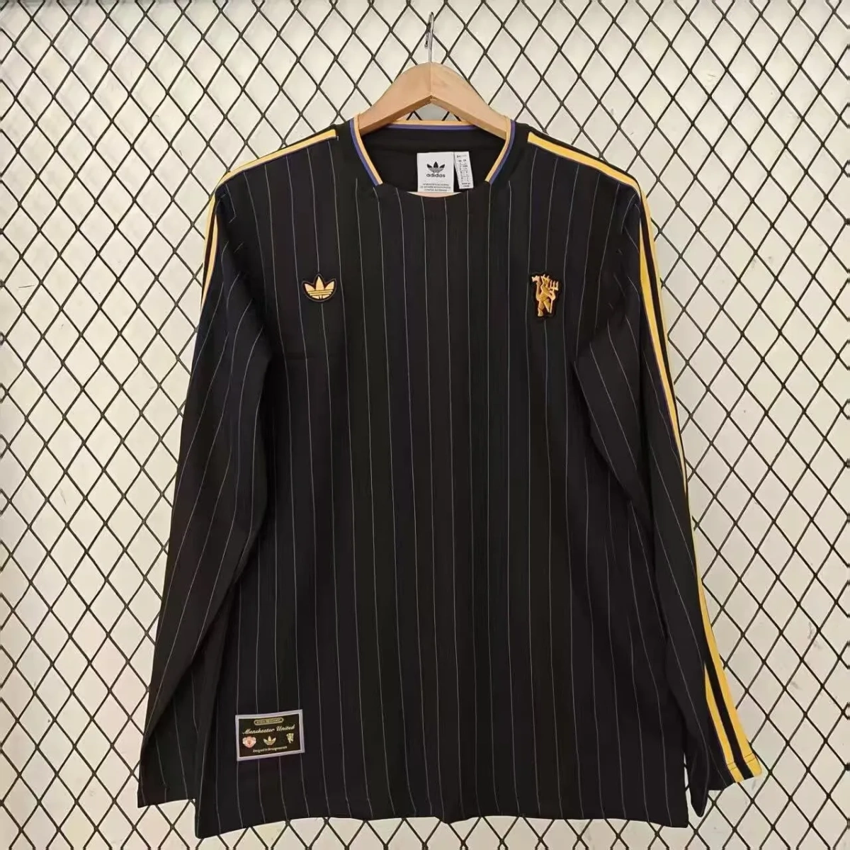Camisa Manchester United 25/26 - Manga Longa - Terrace Icons
